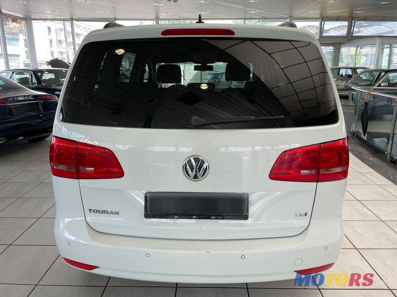 2015' Volkswagen Touran photo #6
