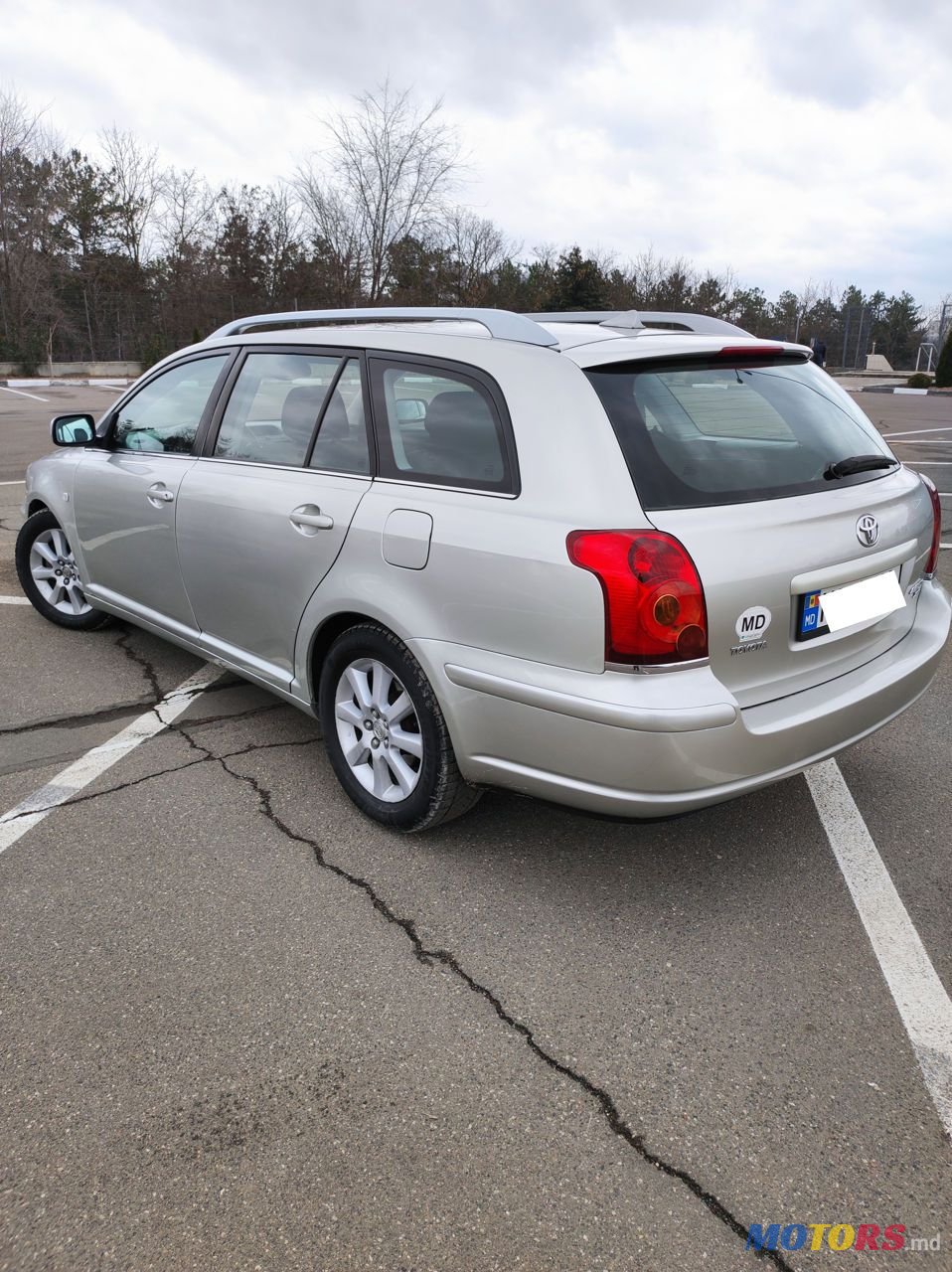 2004' Toyota Avensis photo #4