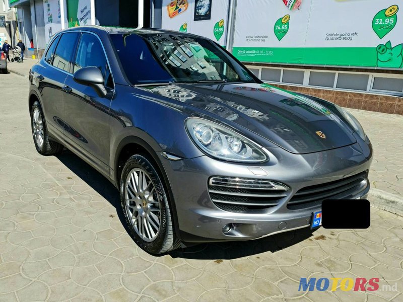 2010' Porsche Cayenne photo #2