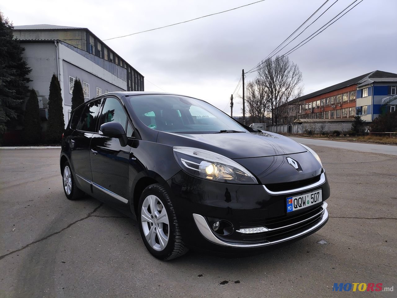 2012' Renault Grand Scenic photo #2