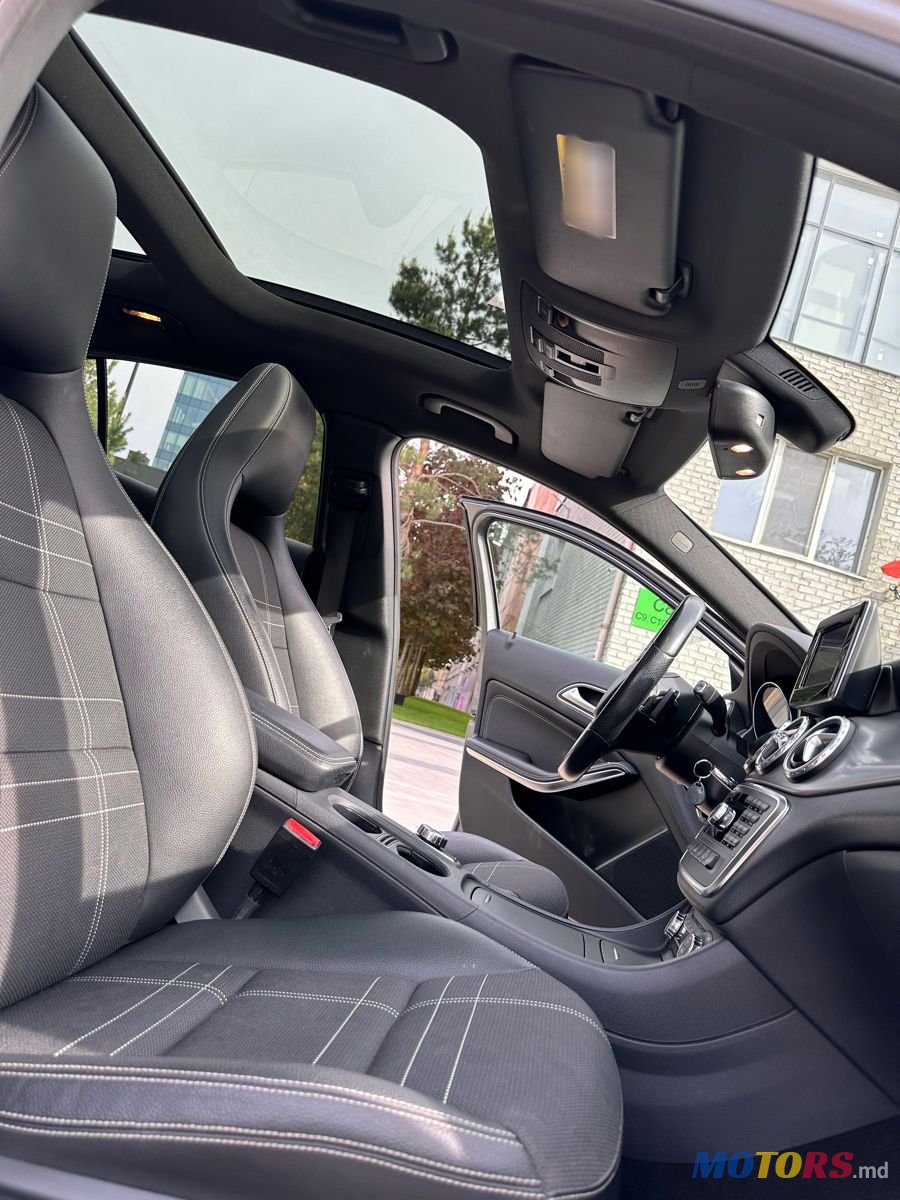 2015' Mercedes-Benz GLA photo #6