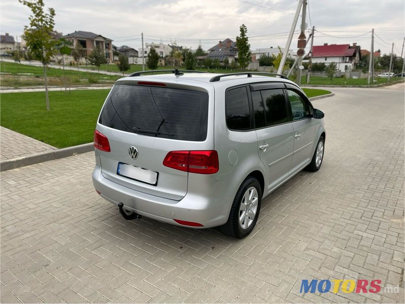 2012' Volkswagen Touran photo #4