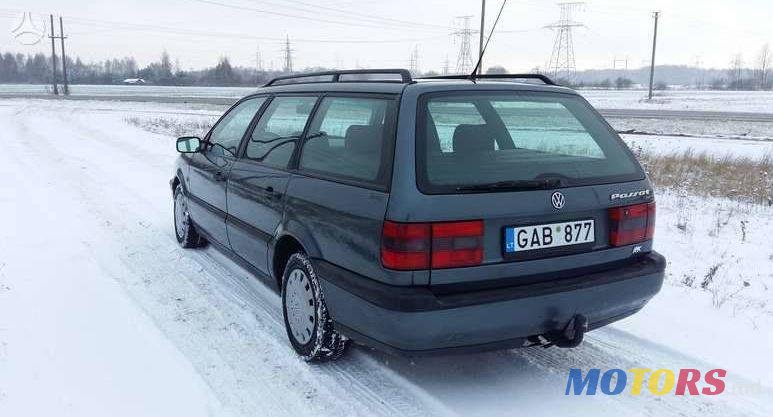 1995' Volkswagen Passat photo #1