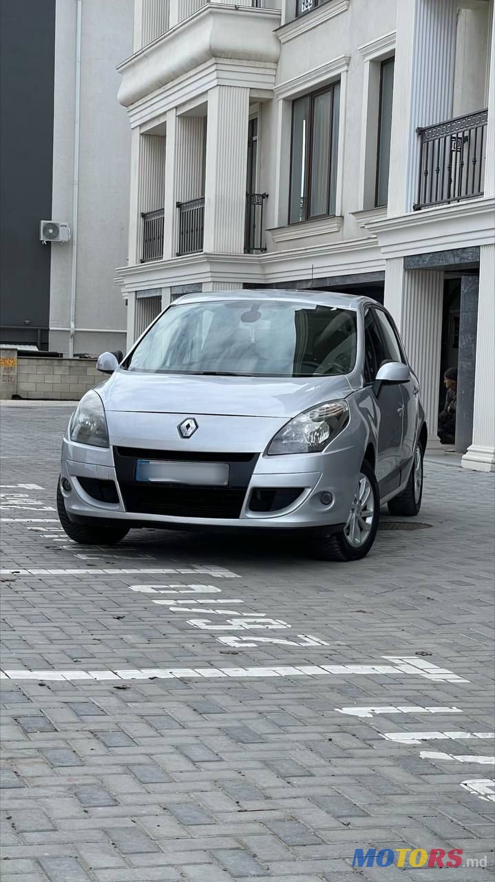 2010' Renault Scenic photo #4