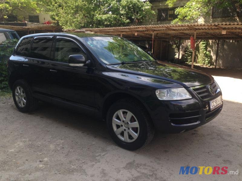 2004' Volkswagen Touareg photo #7