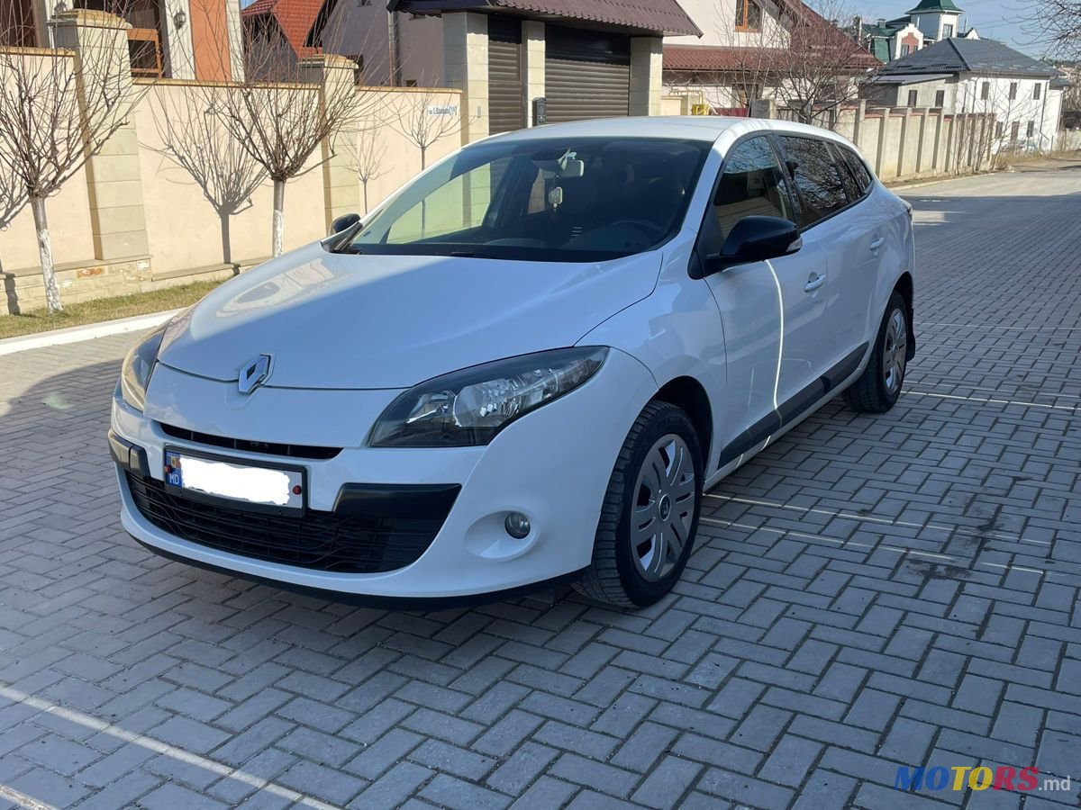 2011' Renault Megane photo #4