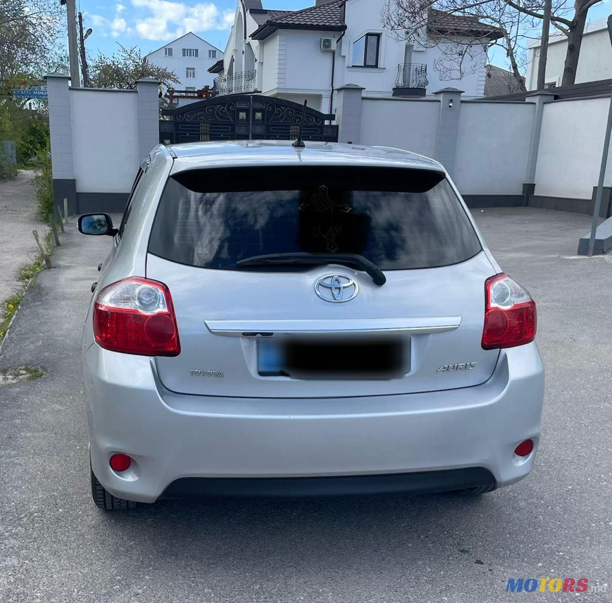 2011' Toyota Auris photo #4