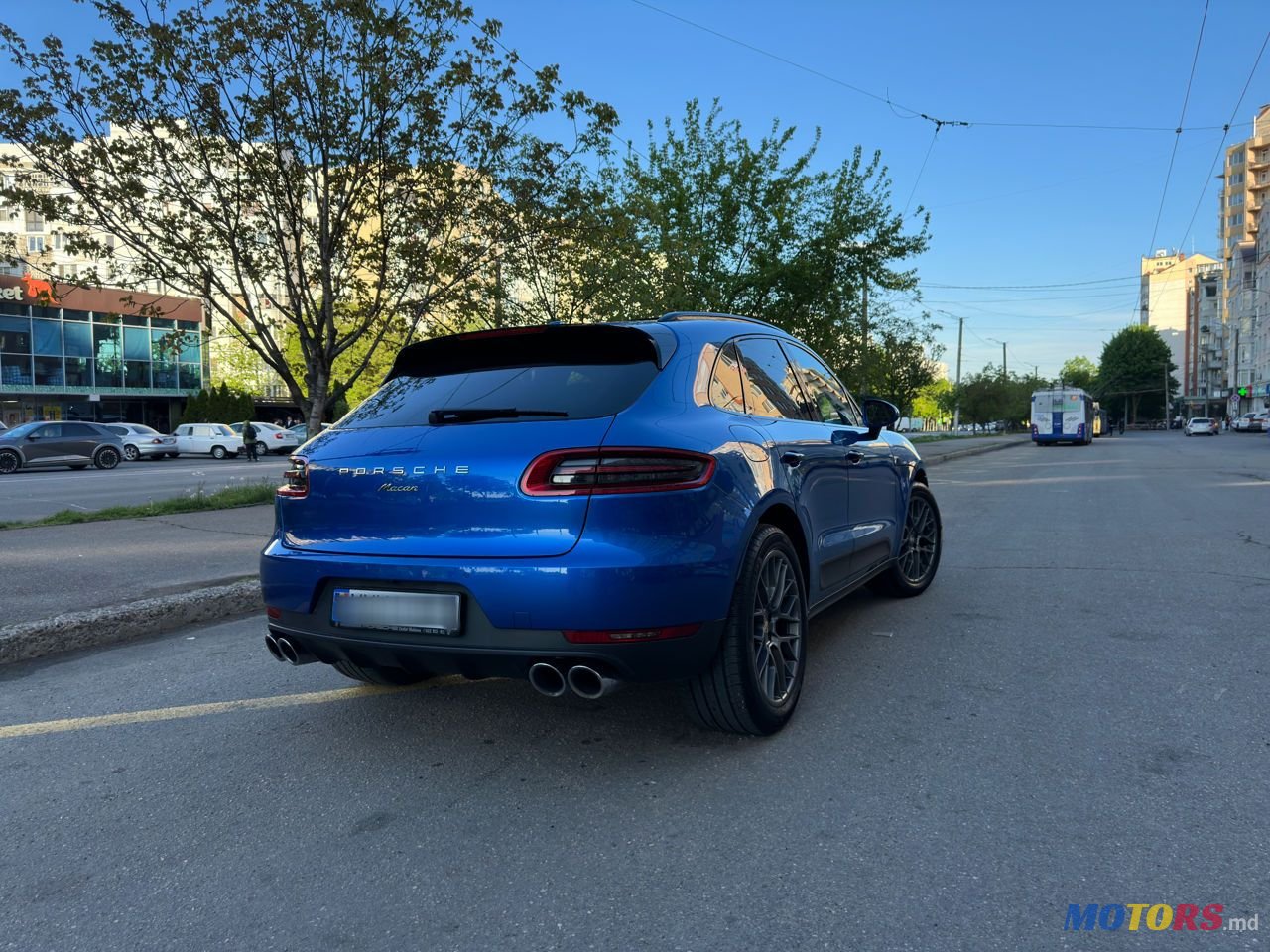 2018' Porsche Macan photo #1