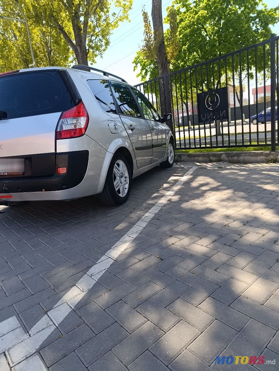 2007' Renault Grand Scenic photo #4