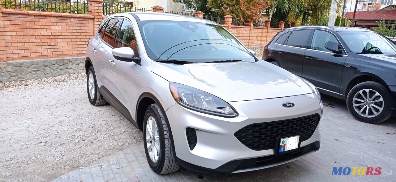 2020' Ford Kuga photo #2