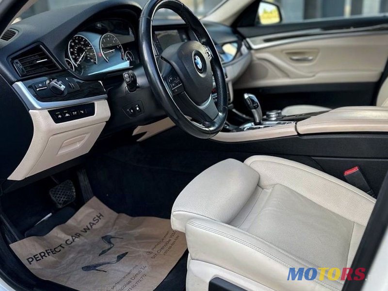 2015' BMW 5 Series photo #4