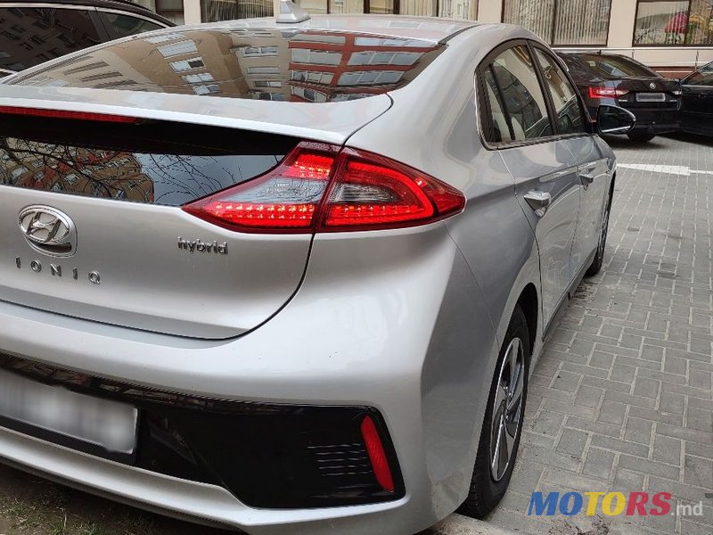 2016' Hyundai Ioniq photo #2