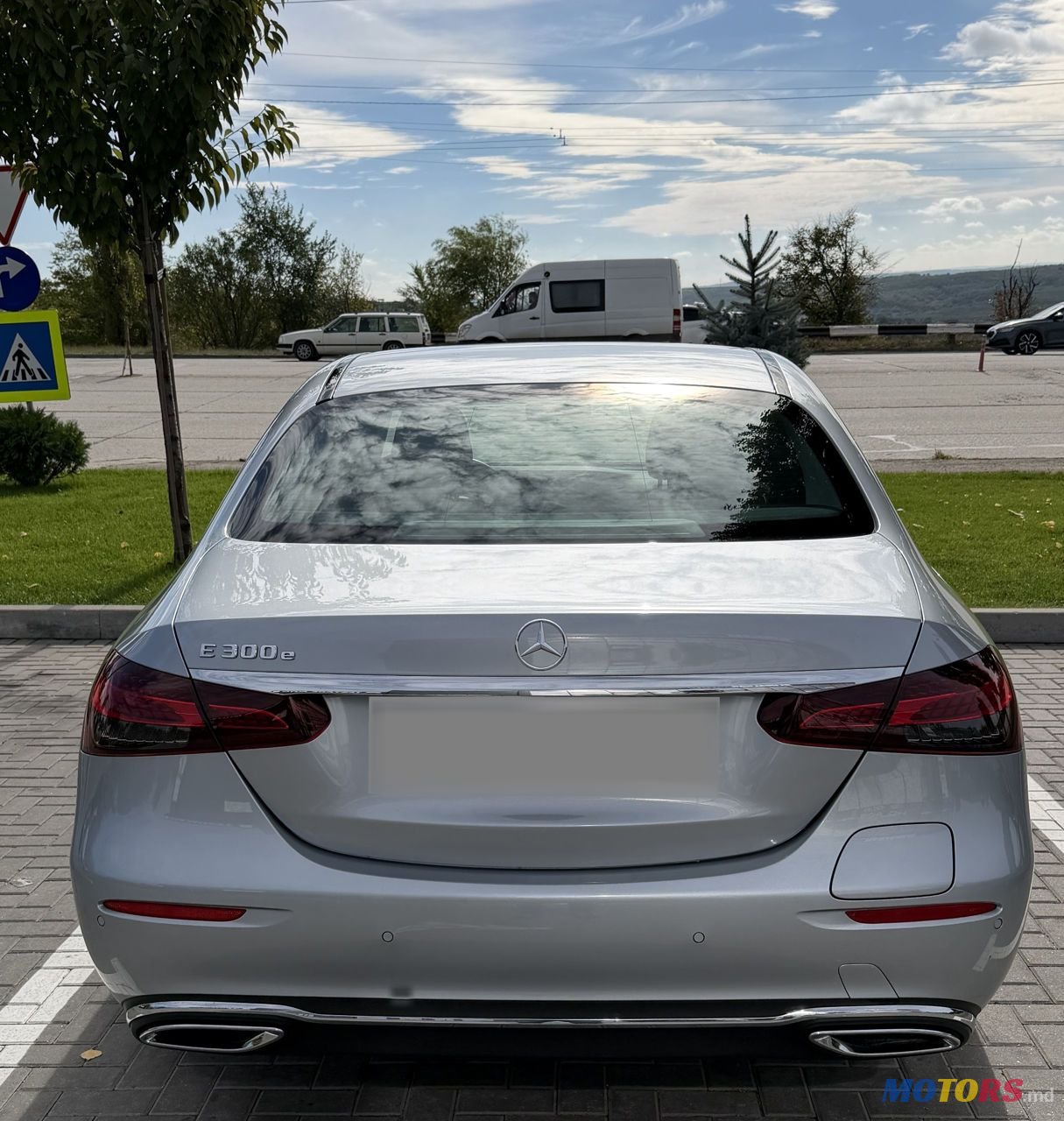 2022' Mercedes-Benz E-Class photo #2