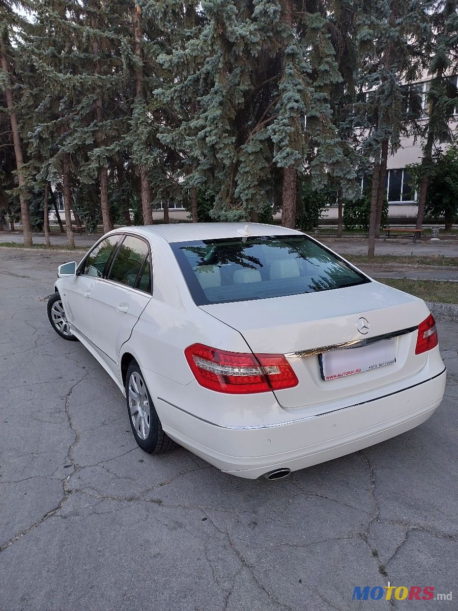 2012' Mercedes-Benz E-Class photo #3