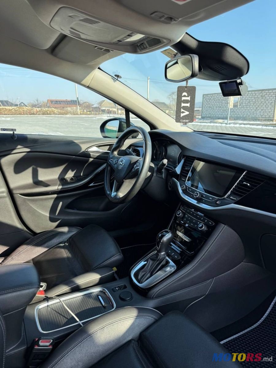 2016' Opel Astra photo #2