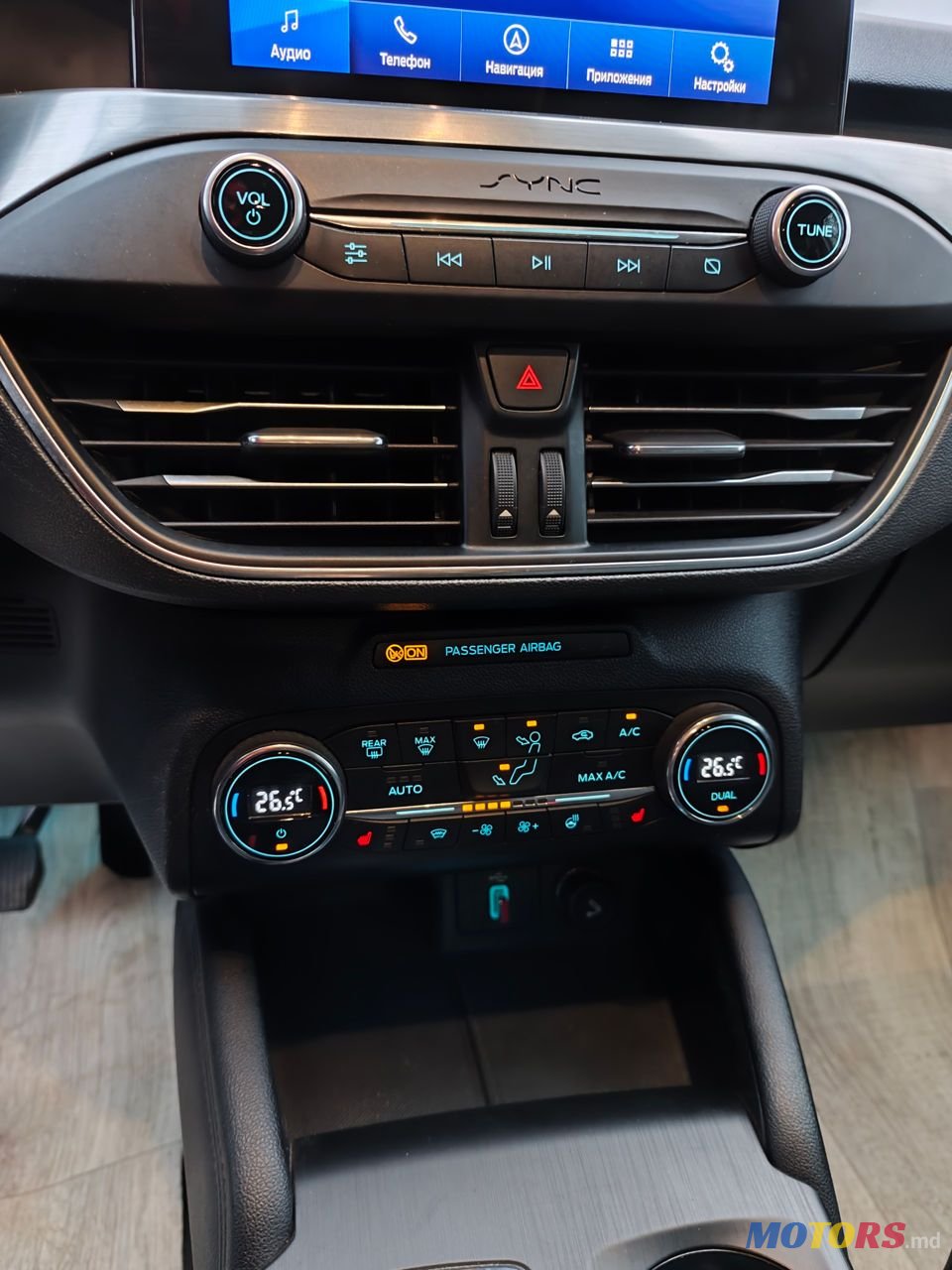 2018' Ford Focus photo #2