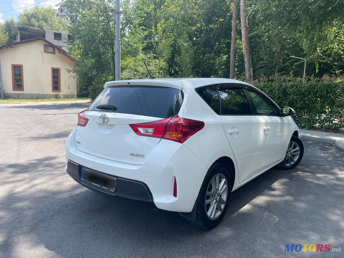 2014' Toyota Auris photo #4