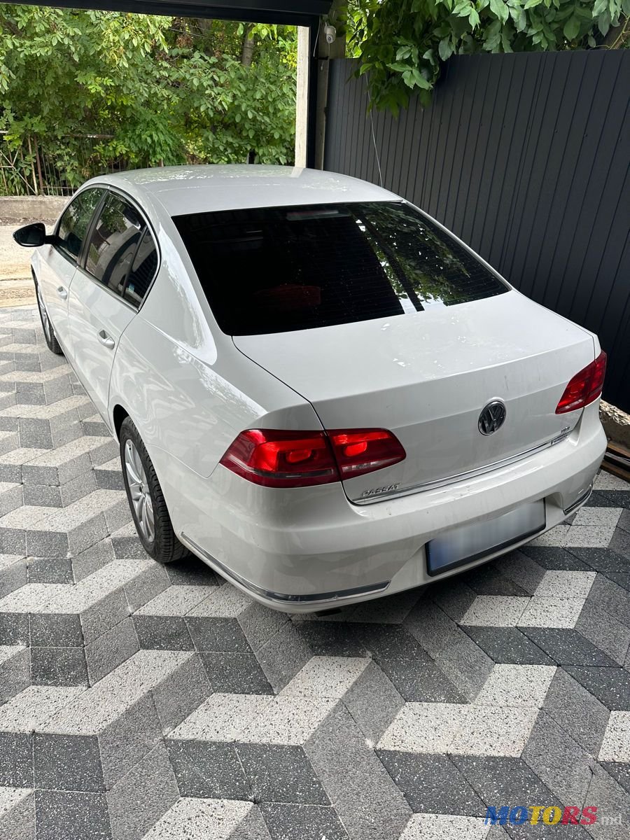 2012' Volkswagen Passat photo #3