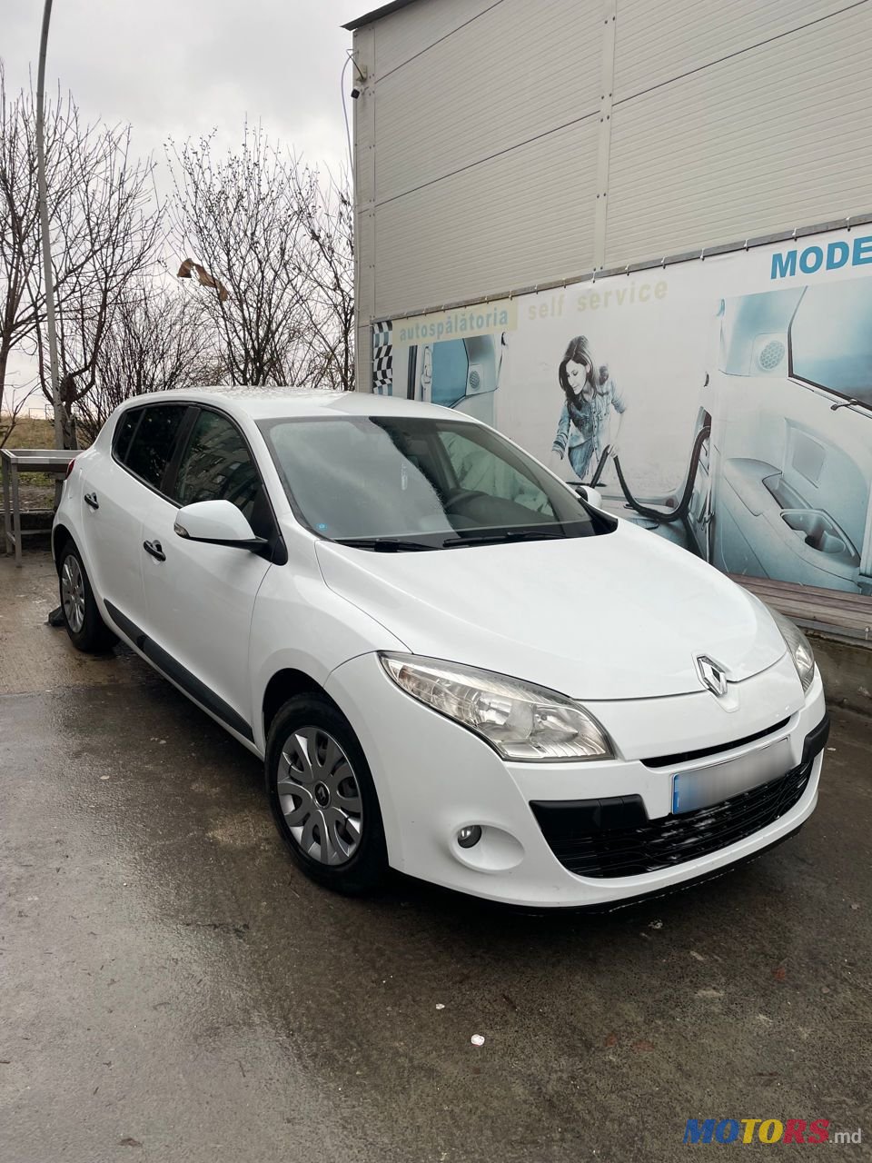 2011' Renault Megane photo #2