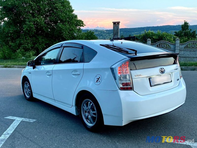 2011' Toyota Prius photo #4