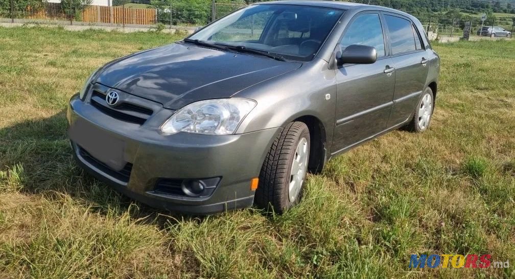 2004' Toyota Corolla photo #1