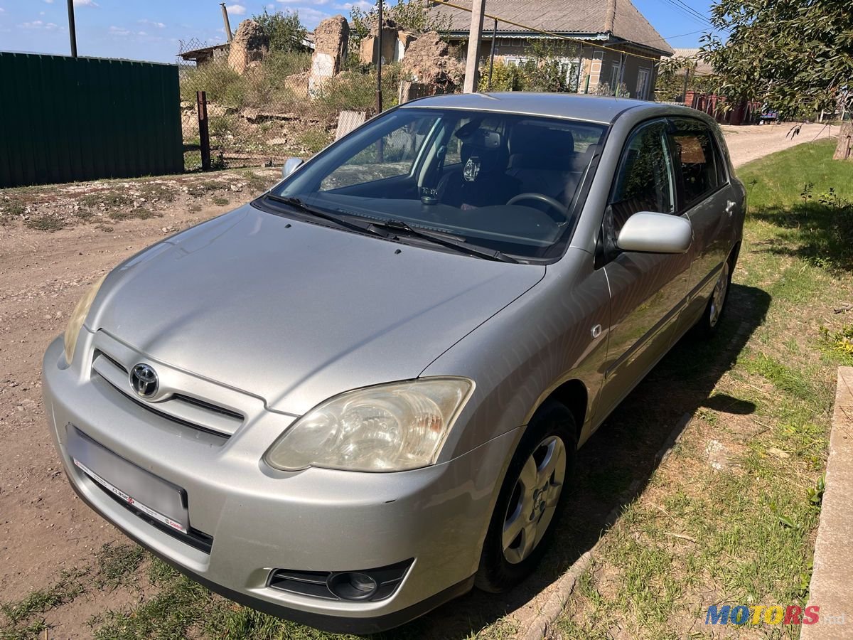 2005' Toyota Corolla photo #1