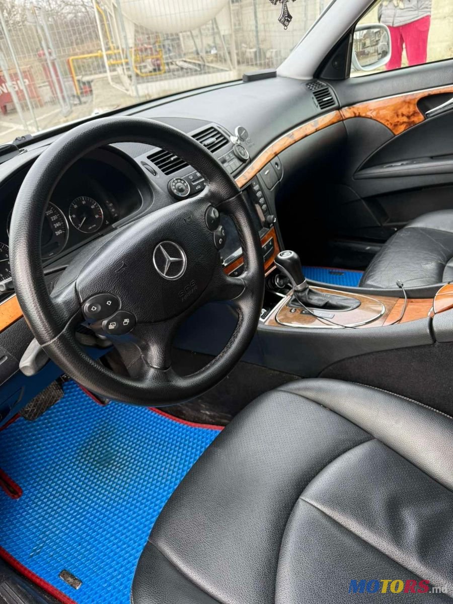 2008' Mercedes-Benz E-Class photo #6