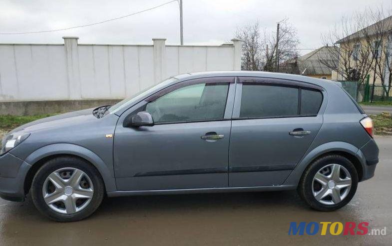 2005' Opel Astra photo #2