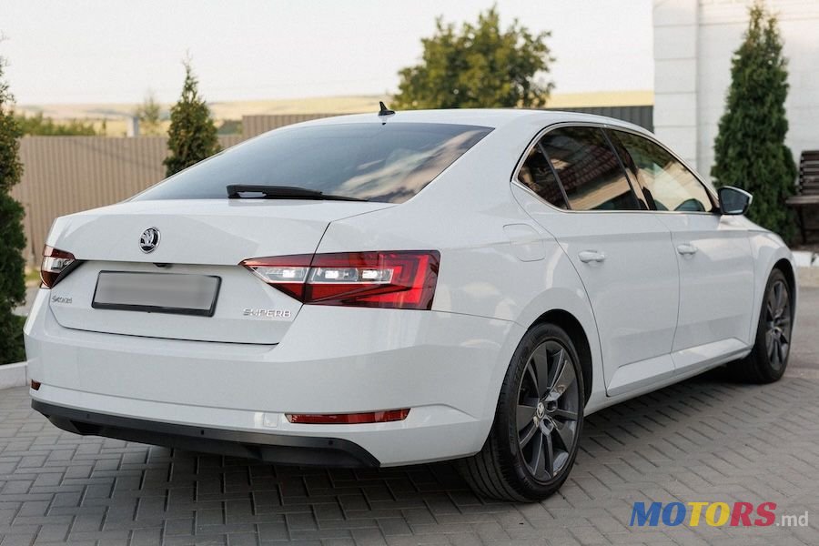 2019' Skoda Superb photo #3