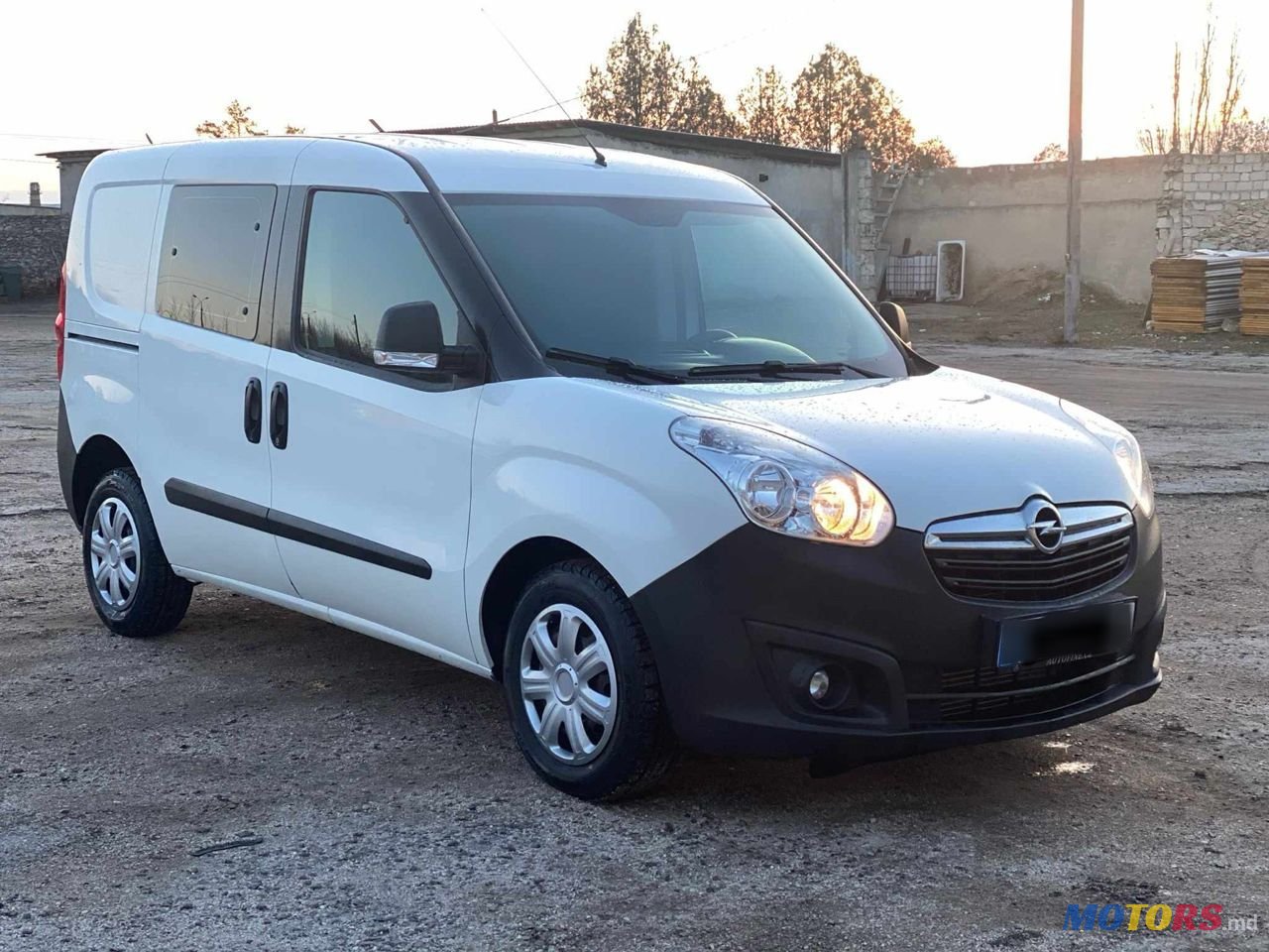 2015' Opel Combo photo #1