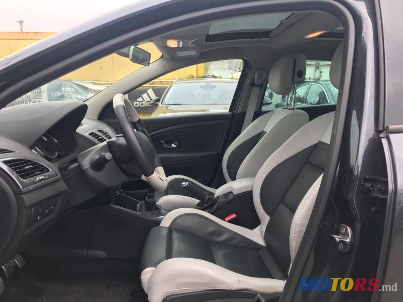 2014' Renault Megane photo #3