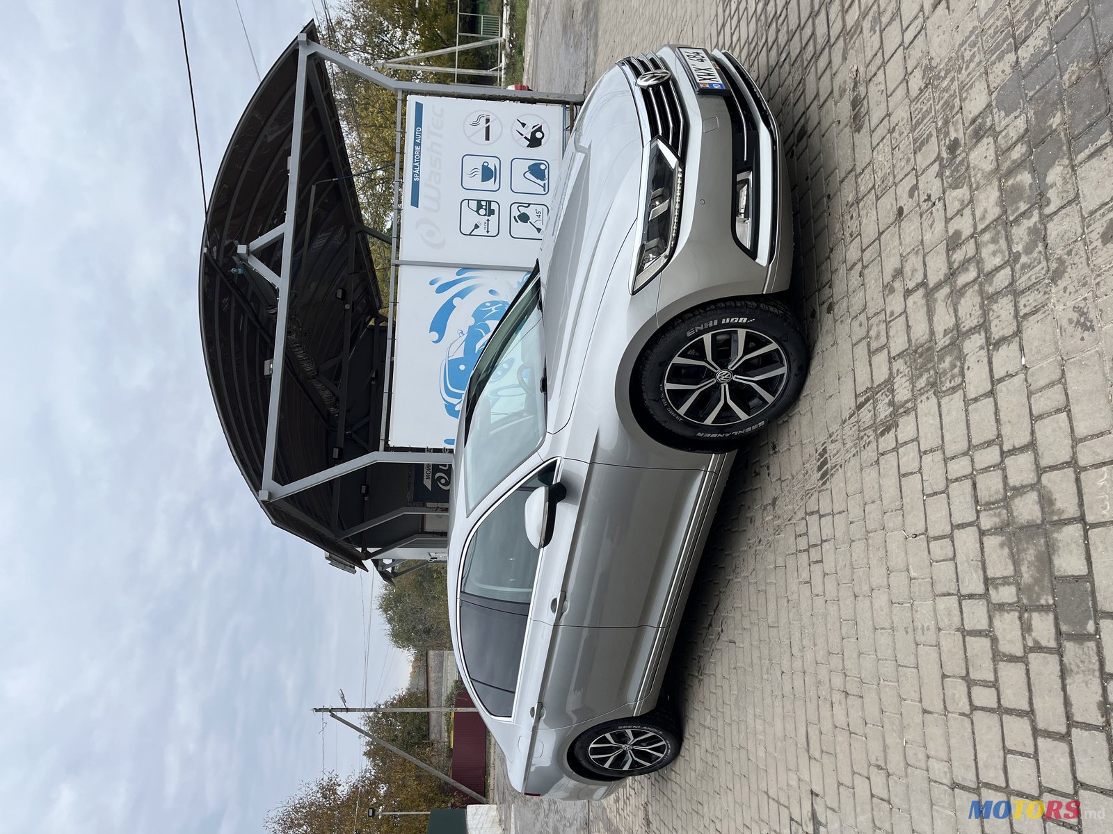 2016' Volkswagen Passat photo #3