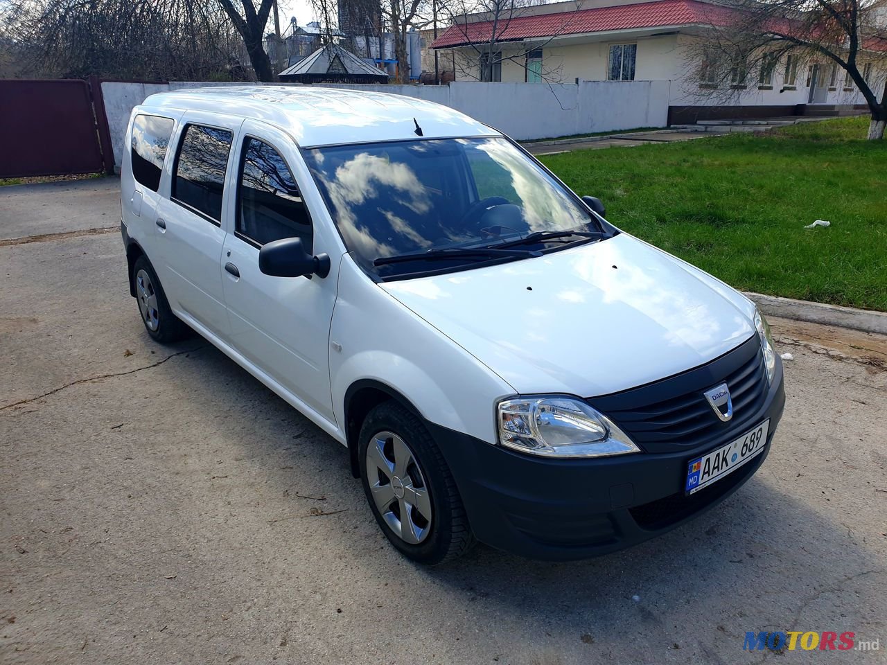 2010' Dacia Logan Mcv photo #2