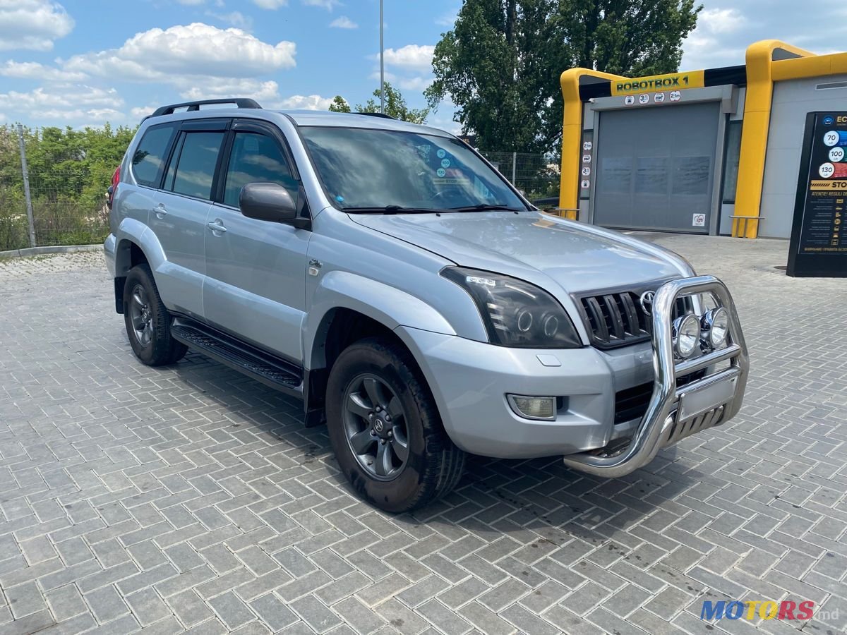 2006' Toyota Land Cruiser Prado photo #2
