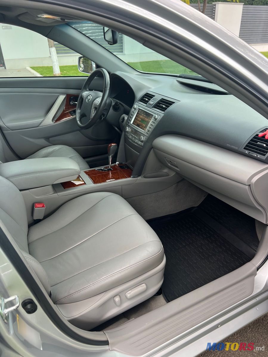 2011' Toyota Camry photo #6