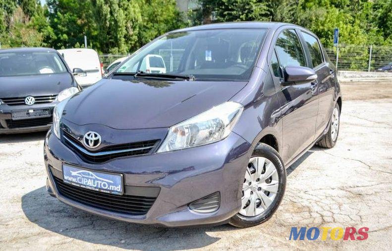 2012' Toyota Yaris photo #2