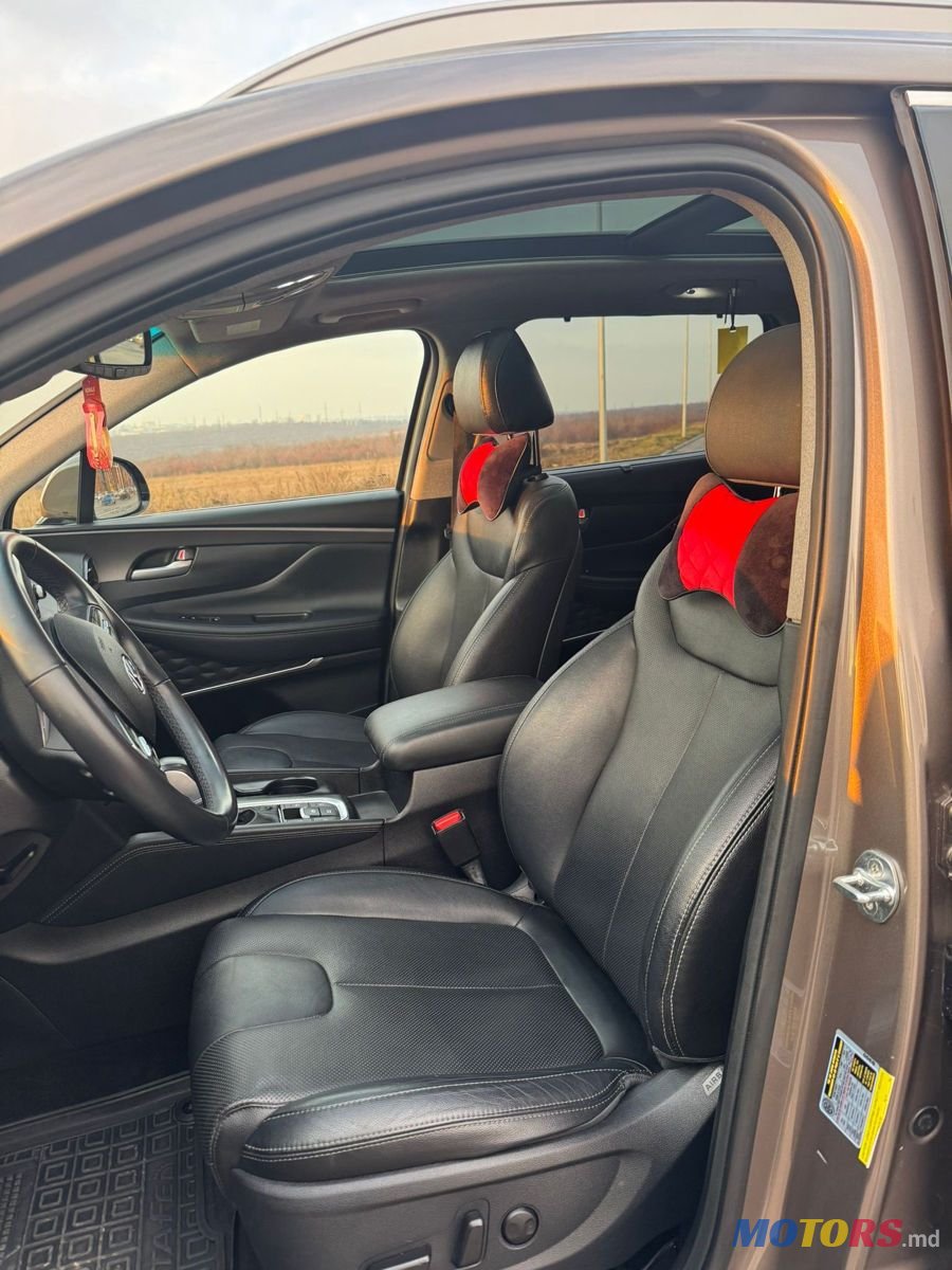 2018' Hyundai Santa Fe photo #4