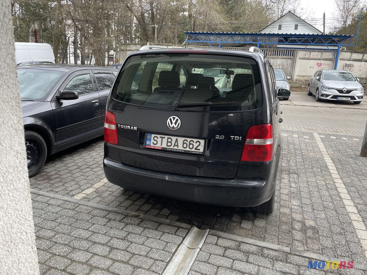 2005' Volkswagen Touran photo #3