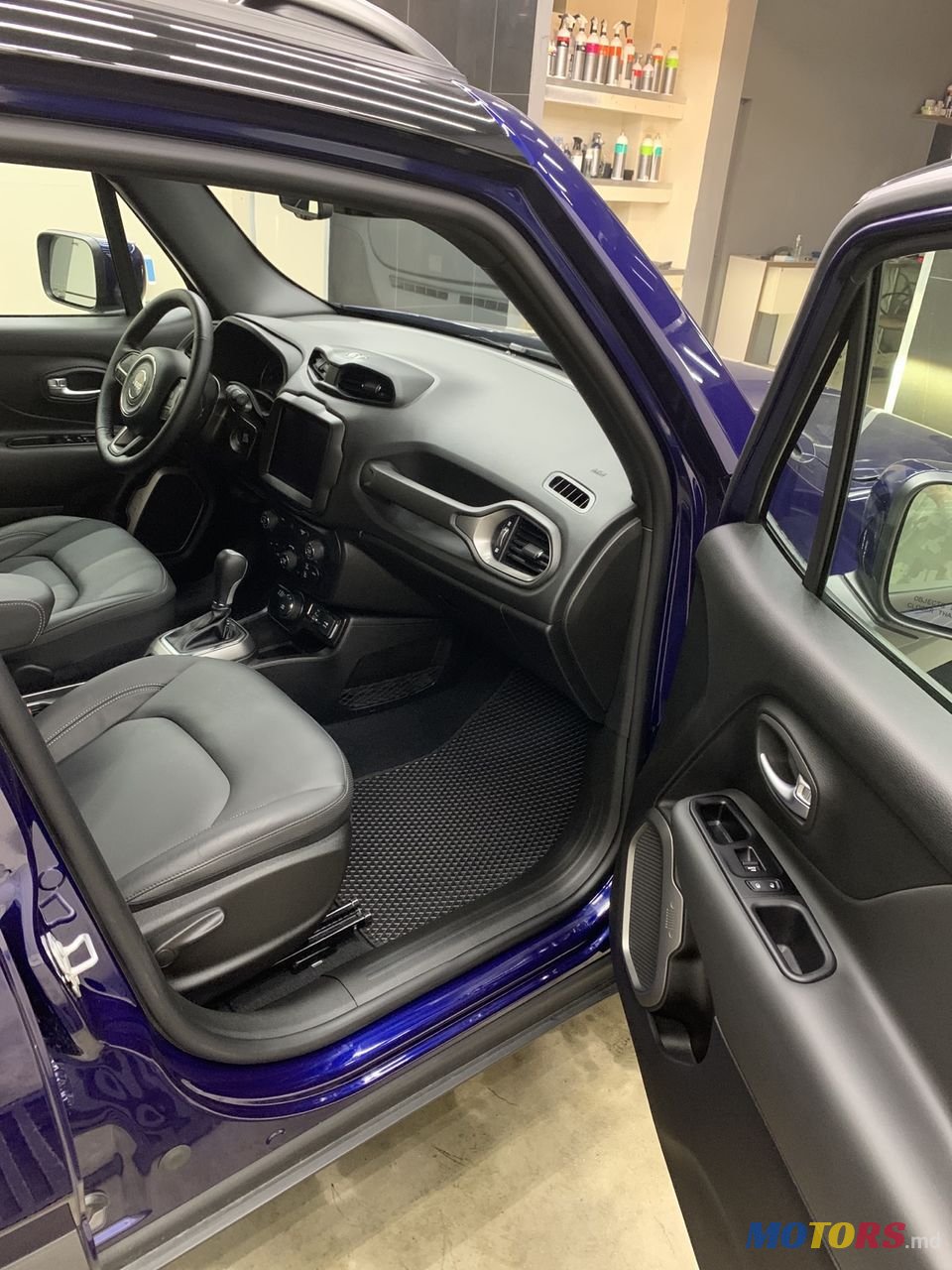 2020' Jeep Renegade photo #6