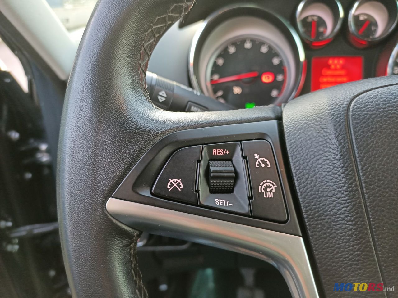 2014' Opel Zafira photo #5