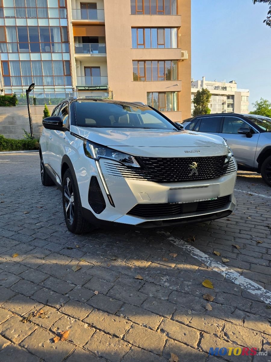 2023' Peugeot 5008 photo #2