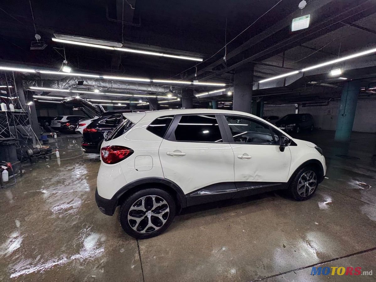 2016' Renault Captur photo #2