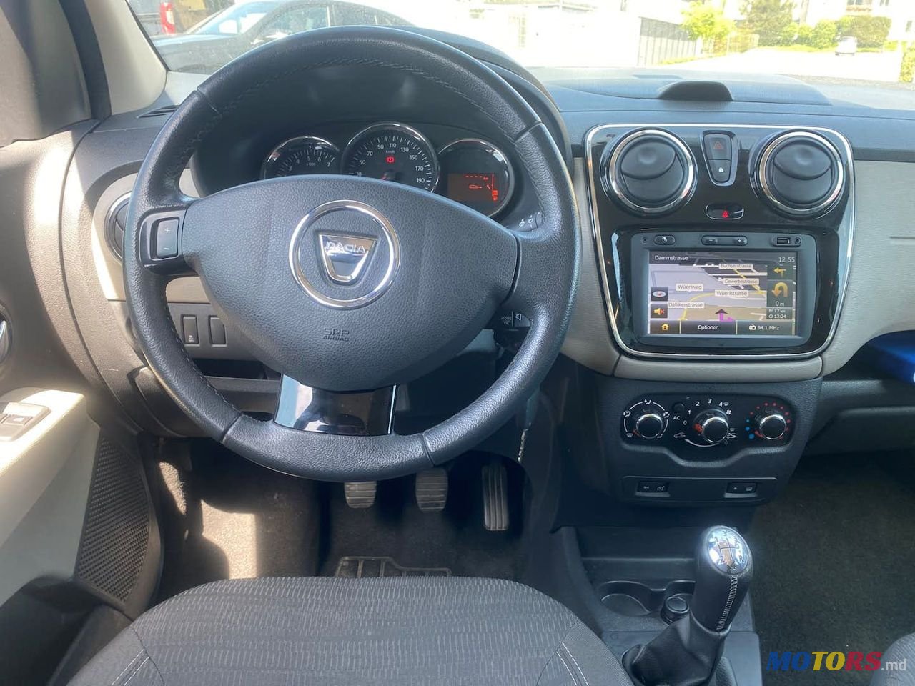 2014' Dacia Lodgy photo #1