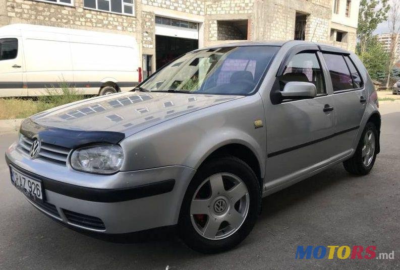 2001' Volkswagen Golf photo #1