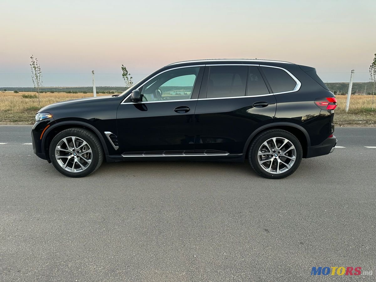 2023' BMW X5 photo #2