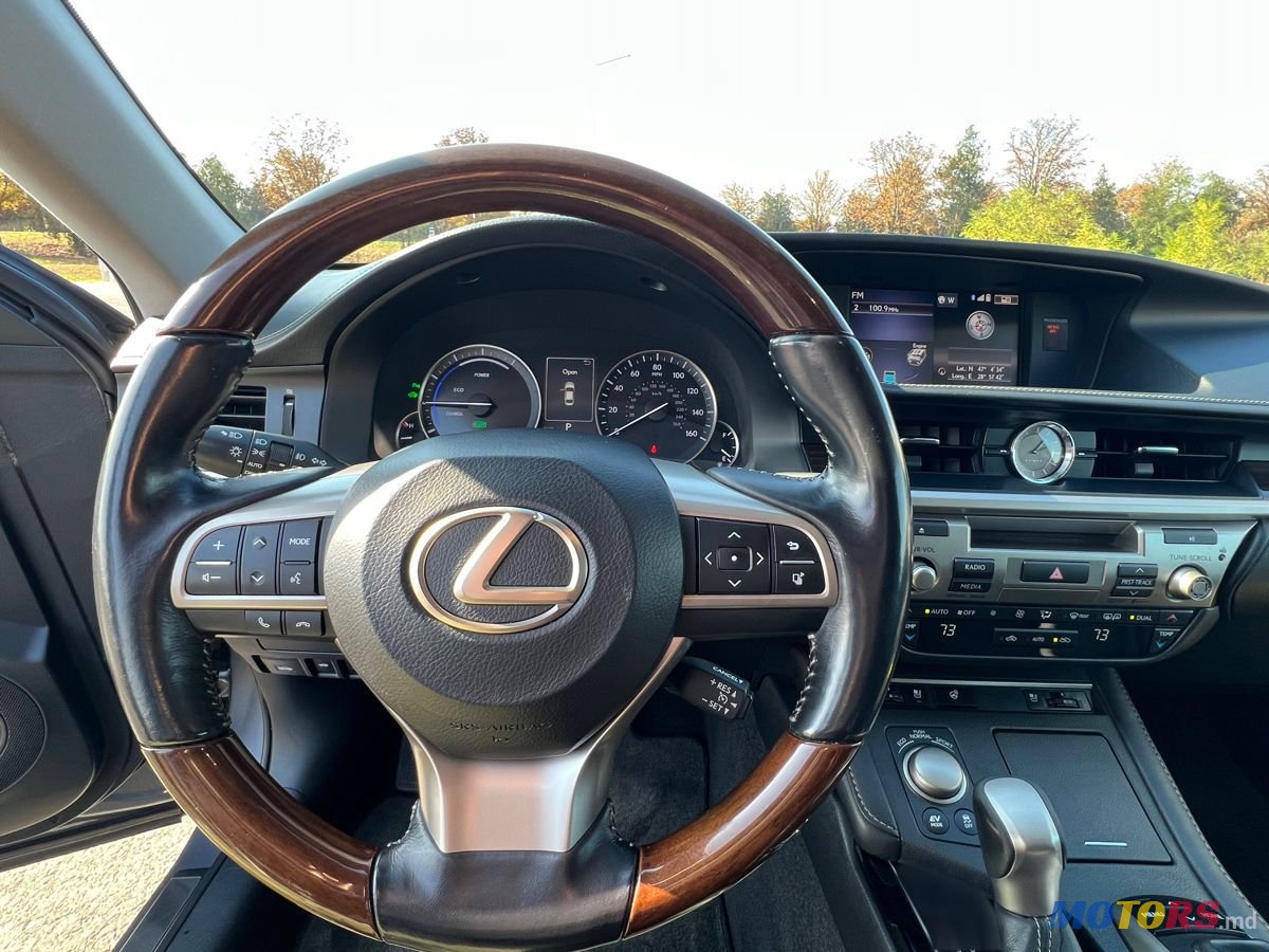 2016' Lexus Es Series photo #5