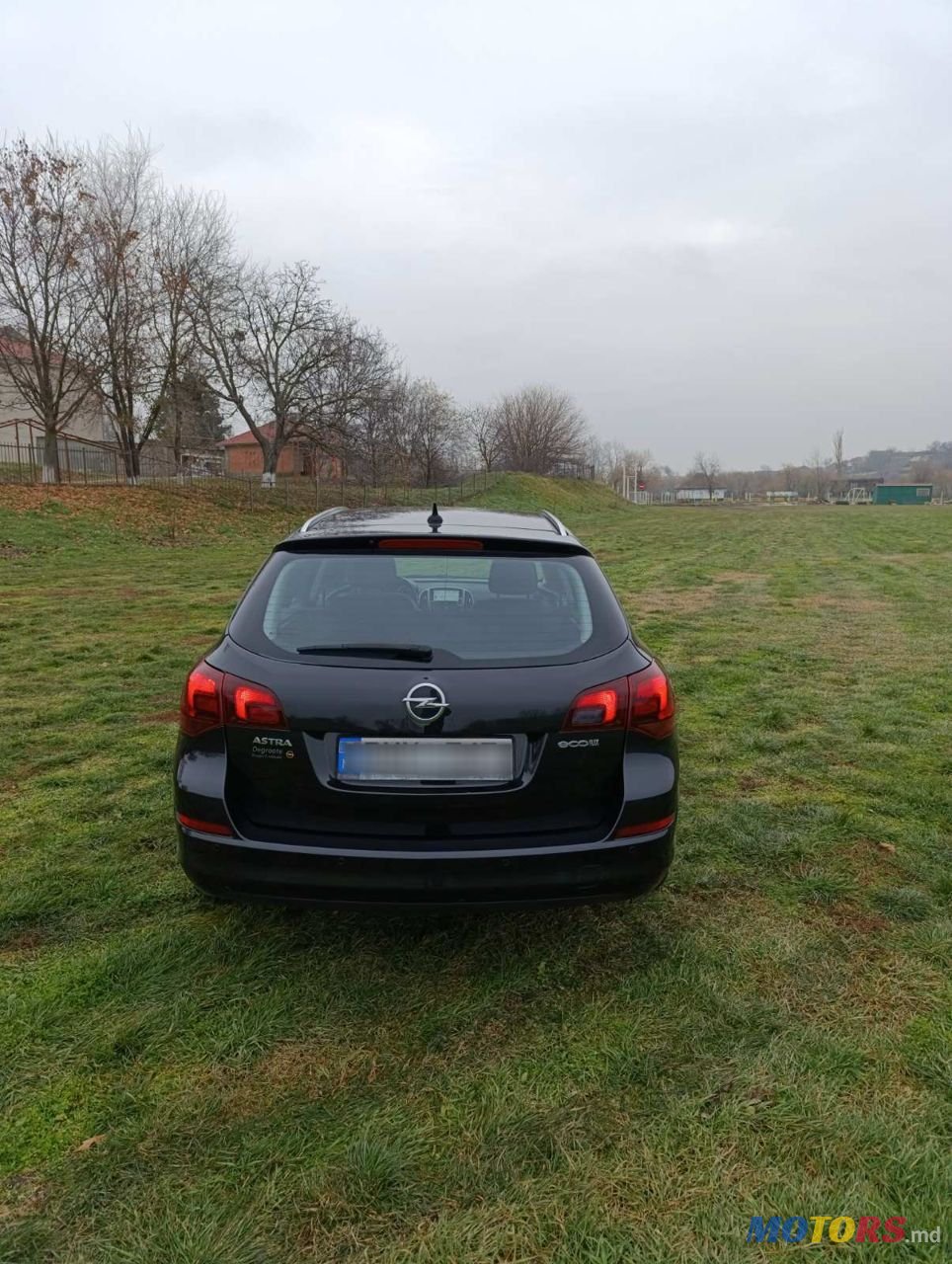 2012' Opel Astra photo #4