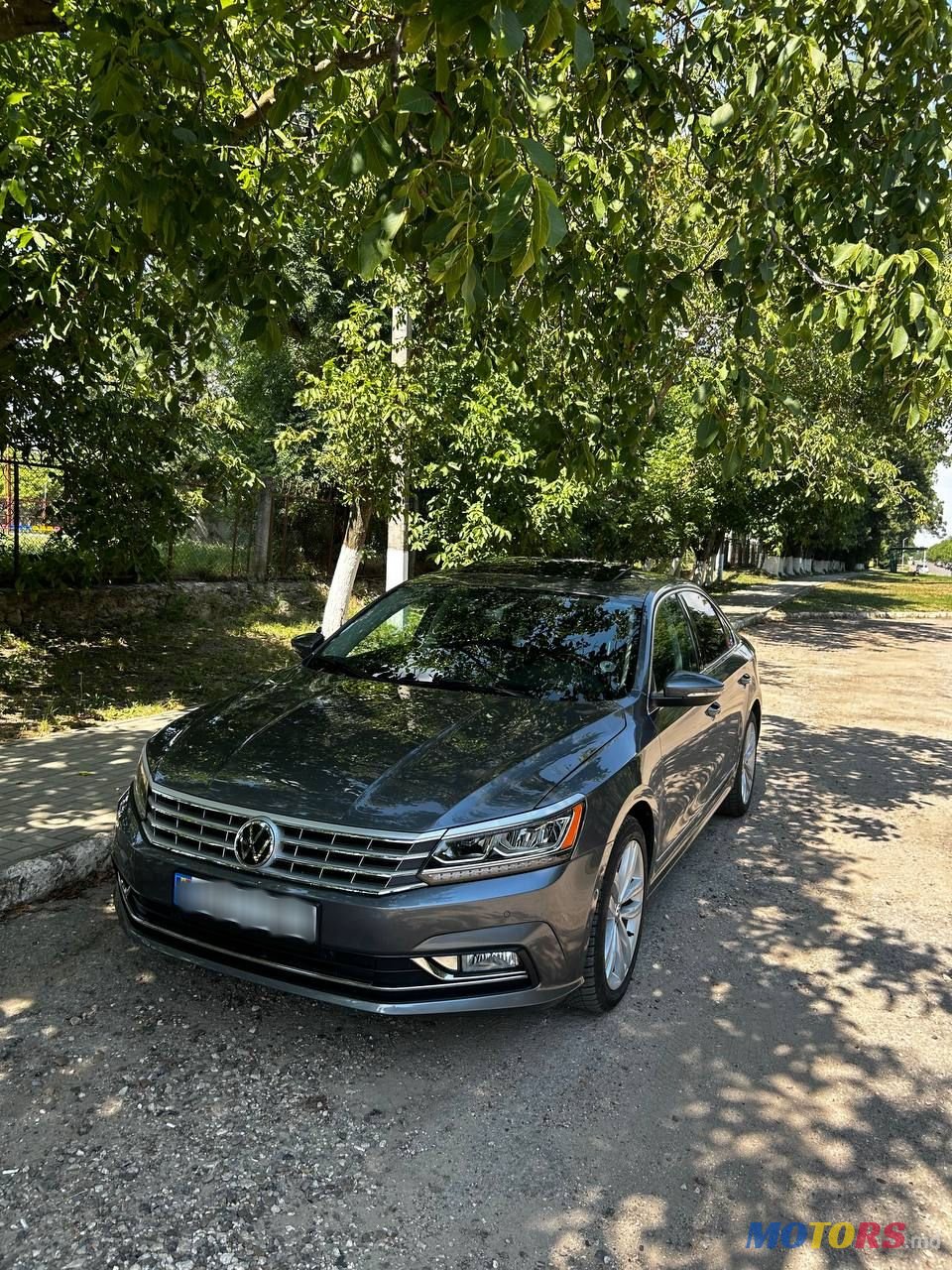 2017' Volkswagen Passat photo #3