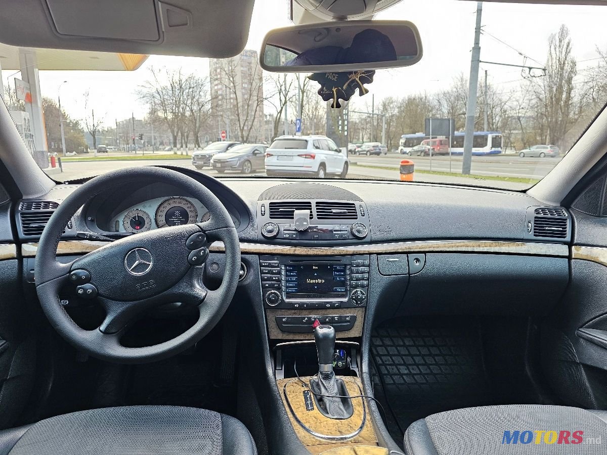 2007' Mercedes-Benz E Класс photo #2