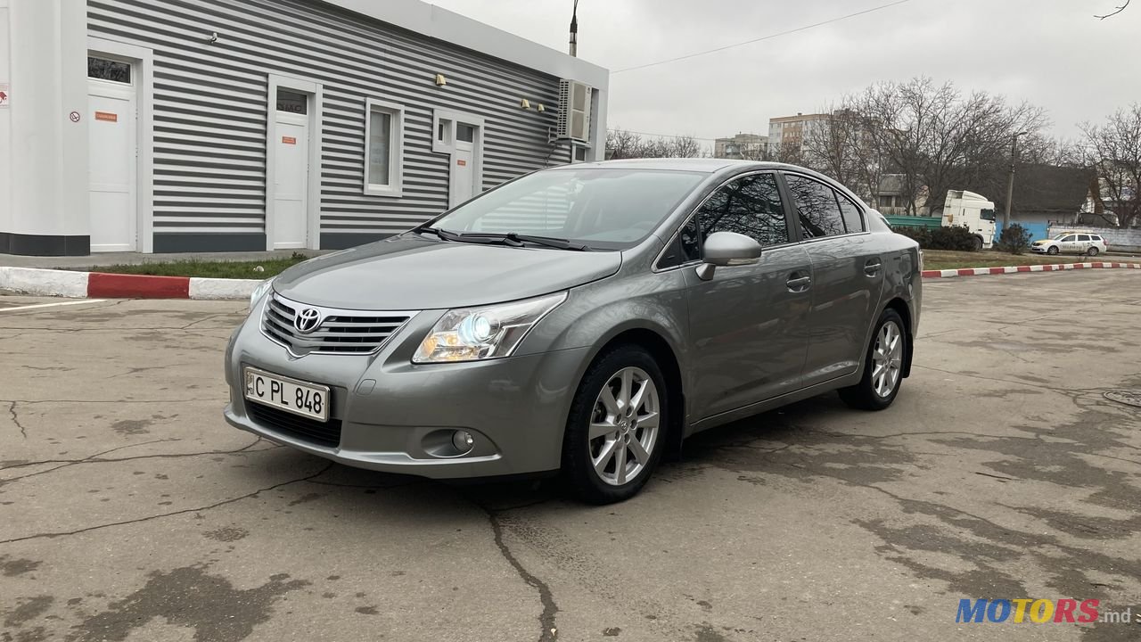 2011' Toyota Avensis photo #1